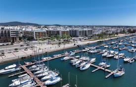 Светлая квартира в резиденции с бассейном и парковкой, Фару, Португалия за 680 000 €