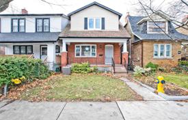 Дом в городе в Восточном Йорке, Торонто, Онтарио,  Канада за C$1 804 000