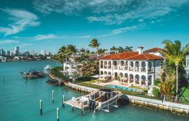 Просторная вилла с задним двором, бассейном, зоной отдыха, террасами и парковкой, Майами-Бич, США за 14 029 000 €