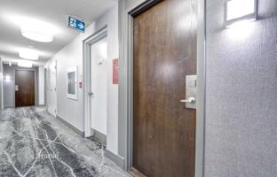 5-комнатная квартира в Норт-Йорке за C$776 000