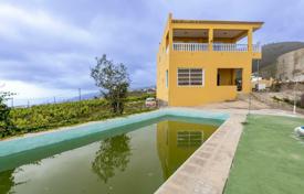 Двухэтажный дом с виноградником, бассейном и видом на море в Вера де Эркес, Тенерифе, Испания за 580 000 €