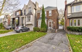 Дом в городе в Норт-Йорке, Торонто, Онтарио,  Канада за C$2 264 000
