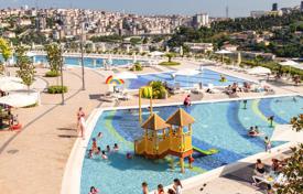 Современные апартаменты в жилом комплексе с бассейном, Стамбул, Турция за $467 000