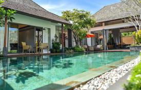 Красивая вилла в восточном стиле с бассейном в резиденции с фитнес-центром и сауной, Пхукет, Таиланд за $403 000