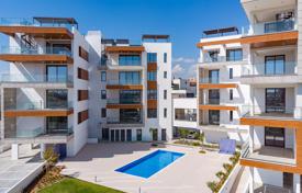 Современная закрытая резиденция с бассейном в спокойном районе, недалеко от пляжа, Лимассол, Кипр за От 770 000 €