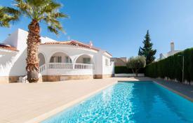 Современная солнечная вилла с бассейном в Рохалесе, Аликанте, Испания за 497 000 €