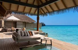 Элитная вилла с бассейном и прямым выходом на пляж, Атолл Баа, Мальдивы за 14 500 € в неделю