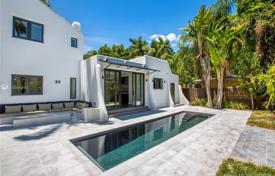 Уютная вилла с бассейном и патио, Майами, США за 1 383 000 €