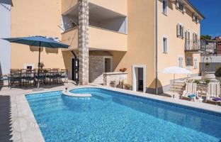 8-комнатный дом 300 м² в Водняне за 749 000 €