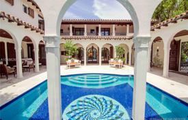 Меблированная вилла с бассейном, гаражом, док-станцией, террасой и видом на залив, Майами-Бич, США за $12 800 000
