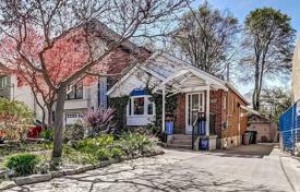 Дом в городе в Восточном Йорке, Торонто, Онтарио,  Канада за C$2 338 000