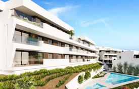 Четырехкомнатные апартаменты с террасой в резиденции с бассейнами, Эстепона, Испания за 250 000 €