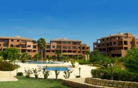 Апартаменты с отделкой в жилом комплексе с садом и бассейнами, Пафос, Кипр за 774 000 €