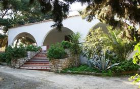 Очаровательная вилла с пышным садом в Сан-Вито-Ло-Капо, Сицилия, Италия за $6 300 в неделю