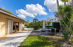 5-комнатная вилла 366 м² в Ориуэла Коста за 670 000 €
