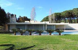 Эксклюзивная вилла с бассейном и садом, Санта-Кристина‑де-Аро, Испания. Цена по запросу