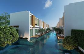 Меблированный двухуровневый таунхаус в новом комплексе, Паттайя, Чонбури, Таиланд за 213 000 €