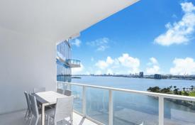 Просторная квартира с видом на бухту в резиденции на первой линии от пляжа, Эджуотер, Флорида, США за $1 066 000