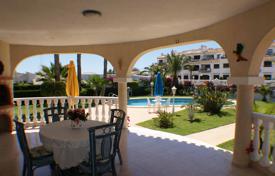 Просторная вилла с садом, задним двором, бассейном, зоной отдыха, террасой и гаражом, Деэса де Кампоамор, Испания за 830 000 €