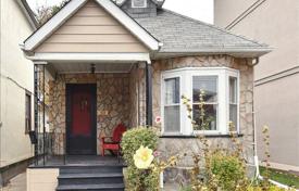 Дом в городе в Олд Торонто, Торонто, Онтарио,  Канада за C$1 140 000