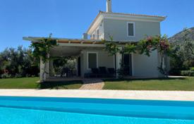 Трехэтажная вилла с садом, бассейном и видом на море в 400 метрах от пляжа, Пелопоннес, Саланти, Греция за 710 000 €