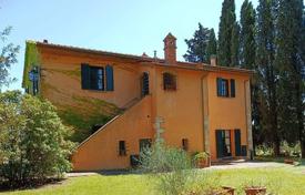 Традиционная вилла с садом, оливковой рощей и гаражом в Четоне, Тоскана, Италия за 1 100 000 €