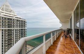 Меблированный пентхаус с видом на океан и город в резиденции на первой линии от пляжа, Майами-Бич, Флорида, США за 1 413 000 €