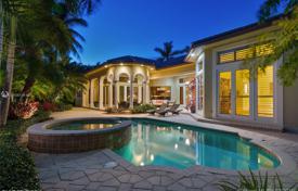 Комфортабельная вилла с бассейном, доком, гаражом, террасой и видом на залив, Фоорт-Лодердейл, США за $2 525 000