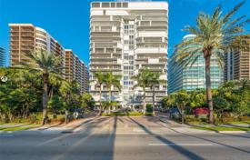 Элитные апартаменты с видом на океан в резиденции на первой линии от пляжа, Бал Харбор, Флорида, США за $1 295 000