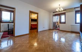 Продается, Ярун, Врбани, 3-комнатная квартира, гараж 17 м² за 318 000 €