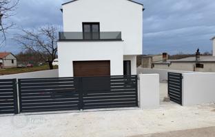 3-комнатный дом 200 м² в Светвинченате за 420 000 €