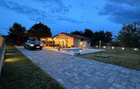 Дом Продажа красивого дома с бассейном недалеко от города Ровинь за 500 000 €