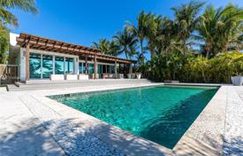 Комфортабельная вилла с бассейном, частным доком, террасой и видом на залив, Халандейл-Бич, США за $2 375 000
