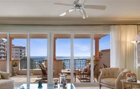 Стильные апартаменты с видом на океан в резиденции на первой линии от пляжа, Майами-Бич, Флорида, США за $3 650 000