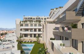 Апартаменты на первом этаже с 3 спальнями менее, чем в 400 м от пляжа в Агилас за 200 000 €