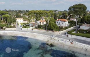 Отреставрированная историческая вилла на берегу моря в Антибе, Лазурный Берег, Франция за 17 500 000 €