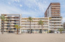 Пятикомнатная квартира на первой линии от пляжа в Калафель, Таррагона, Испания за 379 000 €