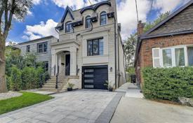 Дом в городе в Восточном Йорке, Торонто, Онтарио,  Канада за C$2 003 000