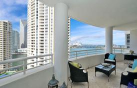 Современные трехкомнатные апартаменты на берегу океана в Майами, Флорида, США за 709 000 €