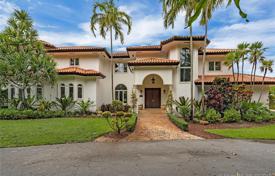 Просторная вилла с садом, задним двором, бассейном, зоной отдыха, террасой и тремя гаражами, Майами, США за $1 599 000