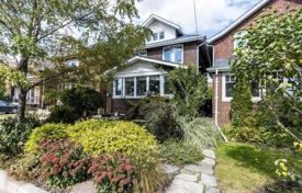 Дом в городе в Этобико, Торонто, Онтарио,  Канада за C$1 912 000