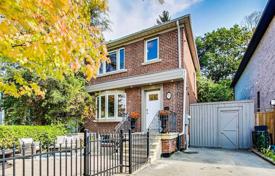 Дом в городе в Скарборо, Торонто, Онтарио,  Канада за C$1 568 000