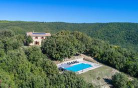 Двухэтажная вилла с бассейном и садом в Мурло, Тоскана, Италия за 1 550 000 €