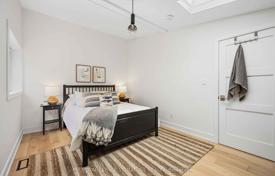 8-комнатный таунхаус в Норт-Йорке, Канада за C$2 072 000