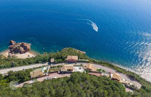 4-комнатная квартира в Теуль-Сюр-Мер за 1 290 000 €