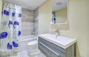 10-комнатный дом в Скарборо за C$2 615 000