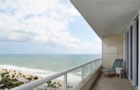 Светлые апартаменты с видом на бухту в резиденции на первой линии от пляжа, Форт-Лодердейл, Флорида, США за $1 350 000