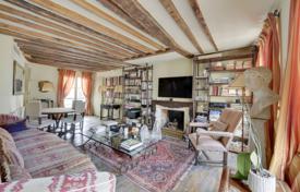 Очаровательная квартира с интерьером в стиле Старого света с камином, VI округ Парижа, Франция за 1 930 000 €