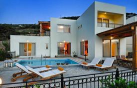 Вилла с видом на море и бассейном в небольшом жилом комплексе, в 200 метрах от пляжа, Айос-Николаос, Крит, Греция за 3 450 € в неделю