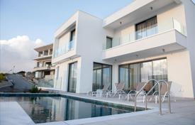Новый комплекс меблированных вилл в 500 метрах от пляжа и поля для гольфа, Хлорака, Кипр за От 1 100 000 €